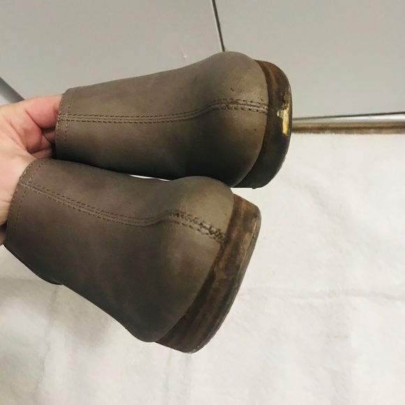 Gray/tan Dr. Scholl’s memory form ankle booties - Picture 8 of 8